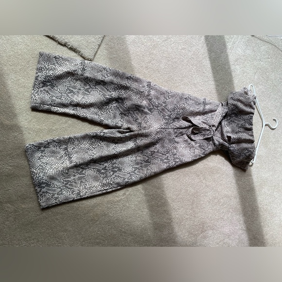 Aritzia Babaton Snakeskin Jumpsuit - Picture 4 of 4